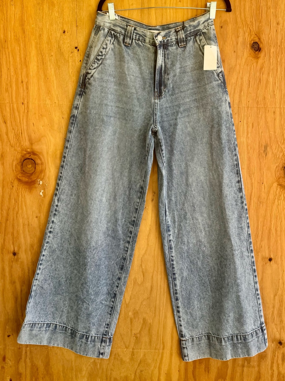 NWT Habitual Pacific Wide Leg Cropped Jeans Size 4/27 High Rise Light Wash Denim - Picture 2 of 7